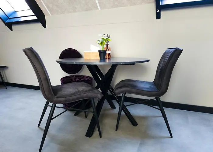 Πανσιόν Kenzavi Χέλμοντ